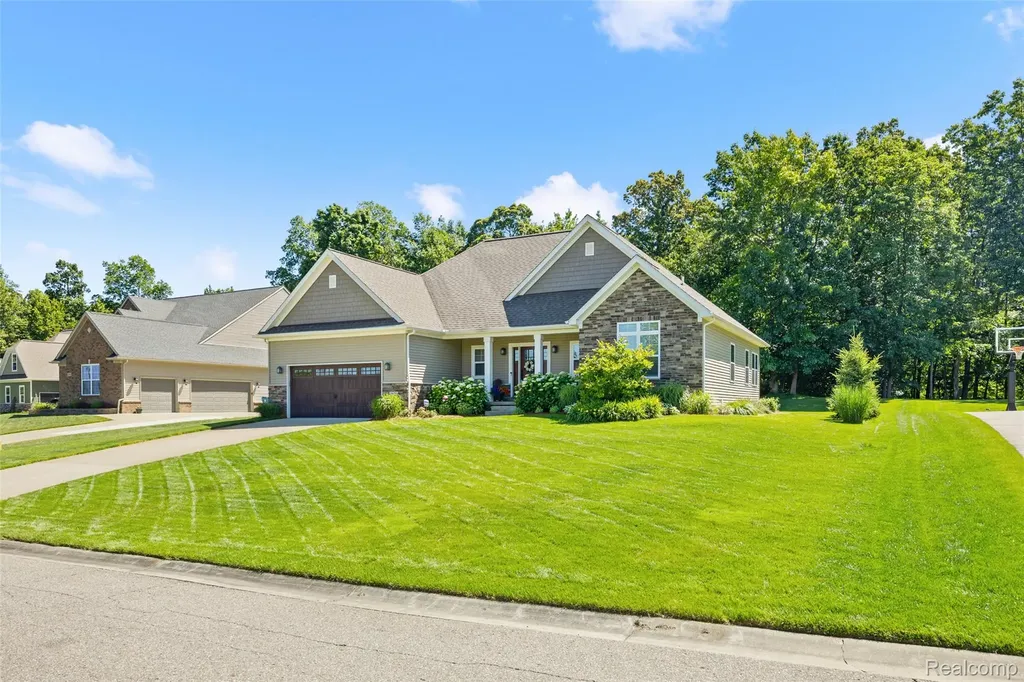 12423 Sugar Maple Drive Fenton Charter Township MI 48430