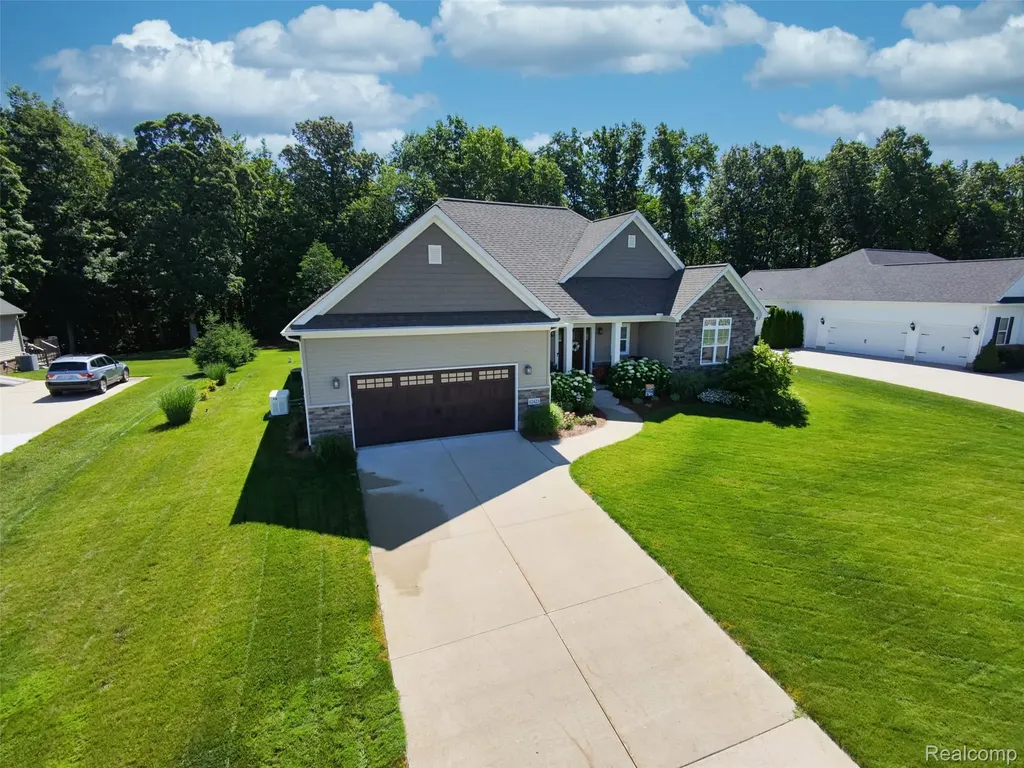 12423 Sugar Maple Drive Fenton Charter Township MI 48430