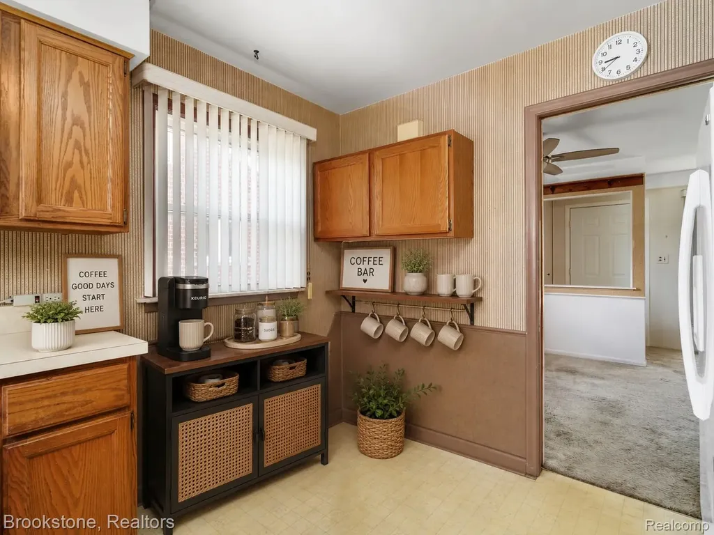 32152 Anita Drive Westland City MI 48185