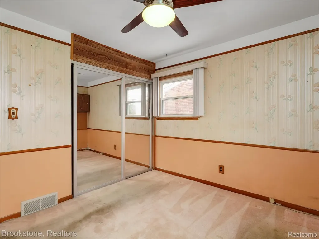 32152 Anita Drive Westland City MI 48185