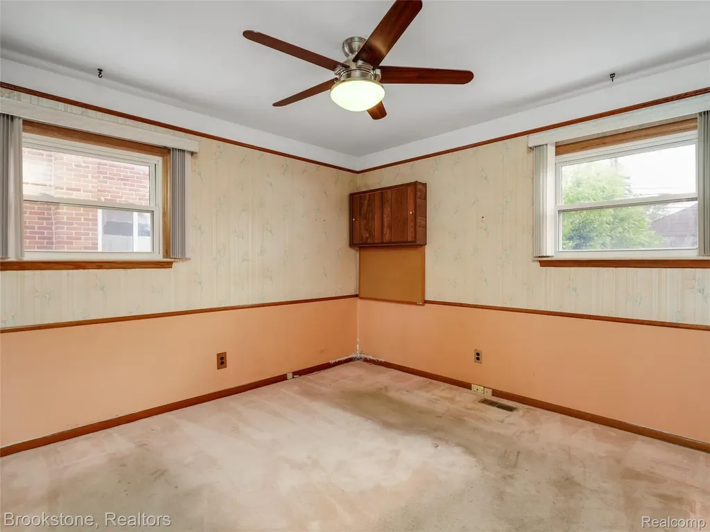 32152 Anita Drive Westland City MI 48185