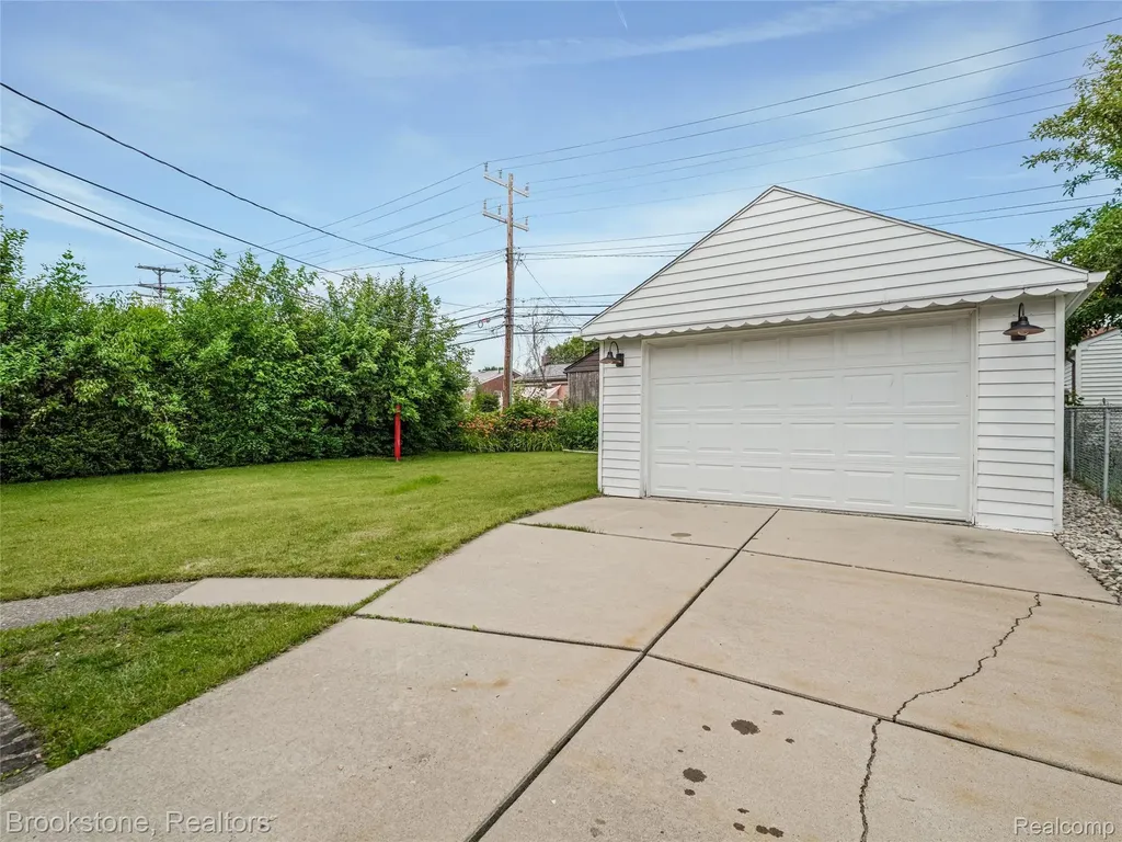 32152 Anita Drive Westland City MI 48185