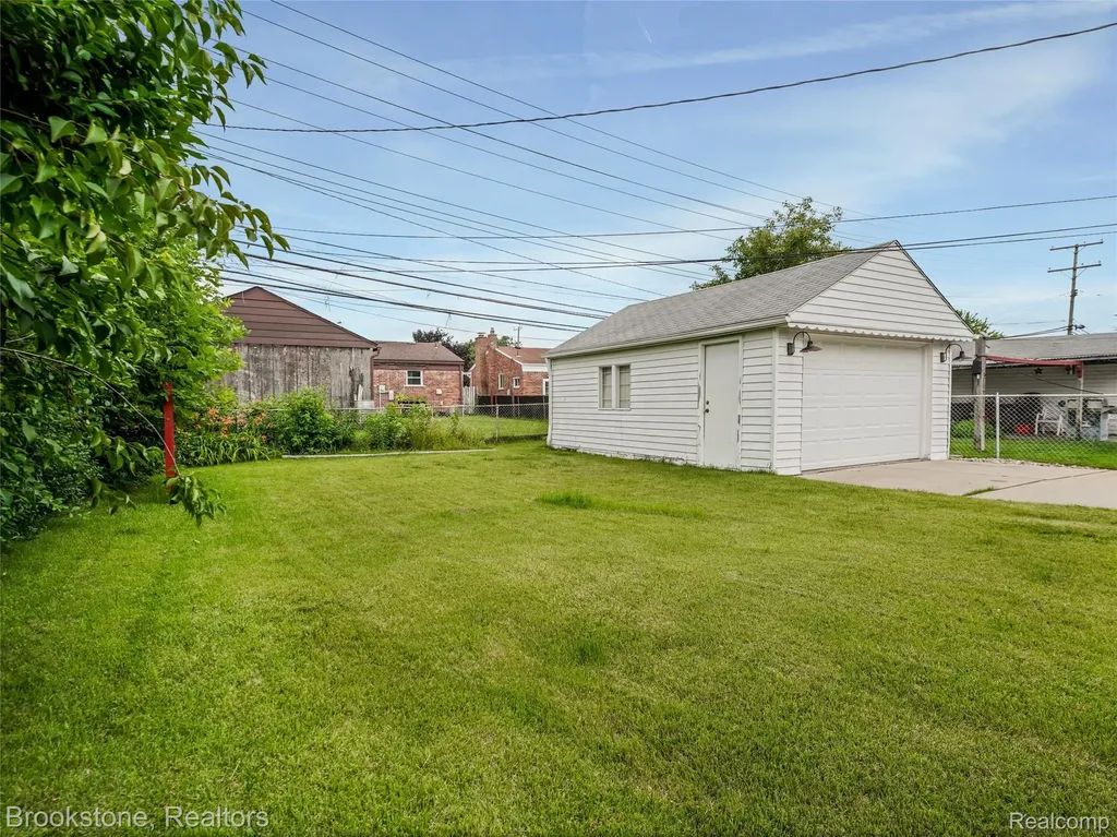 32152 Anita Drive Westland City MI 48185