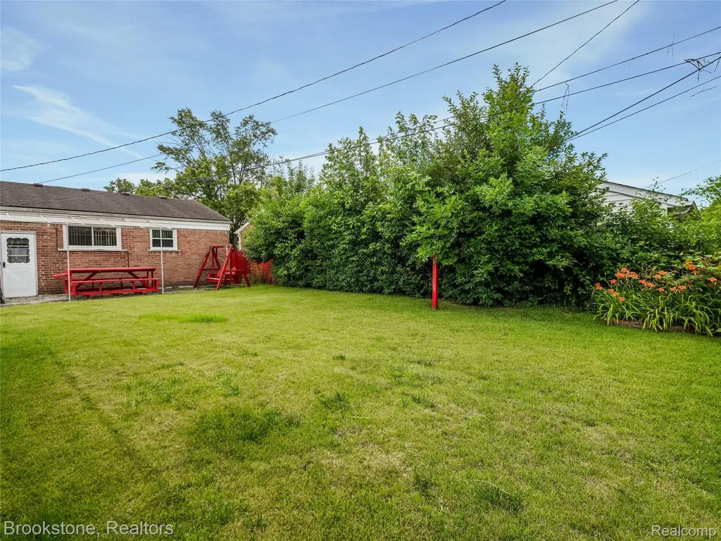 32152 Anita Drive Westland City MI 48185