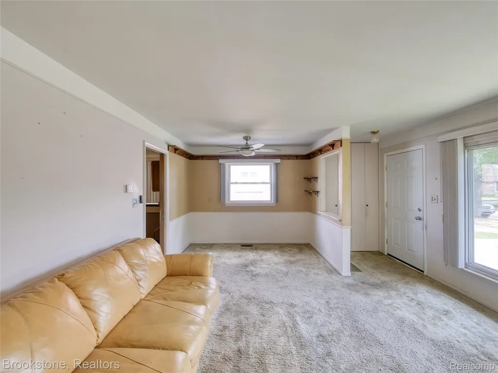 32152 Anita Drive Westland City MI 48185