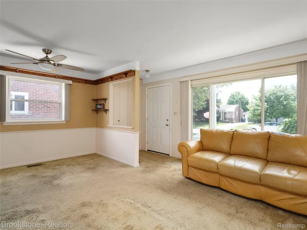 32152 Anita Drive Westland City MI 48185