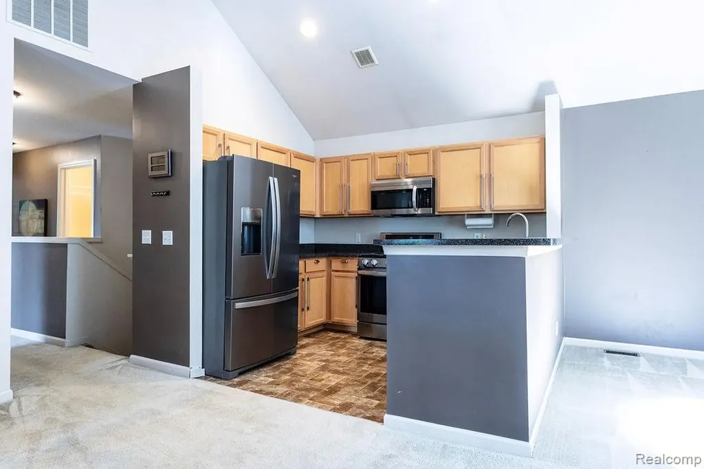 23044 Williamsburg Circle Woodhaven City MI 48183