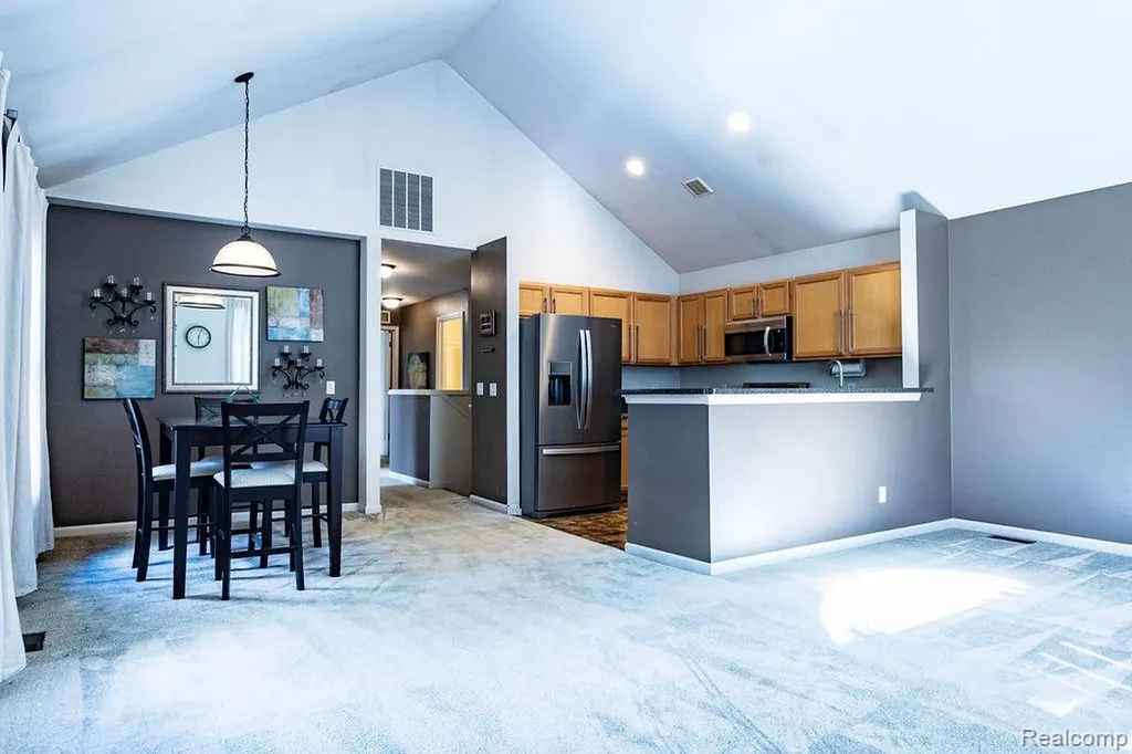 23044 Williamsburg Circle Woodhaven City MI 48183