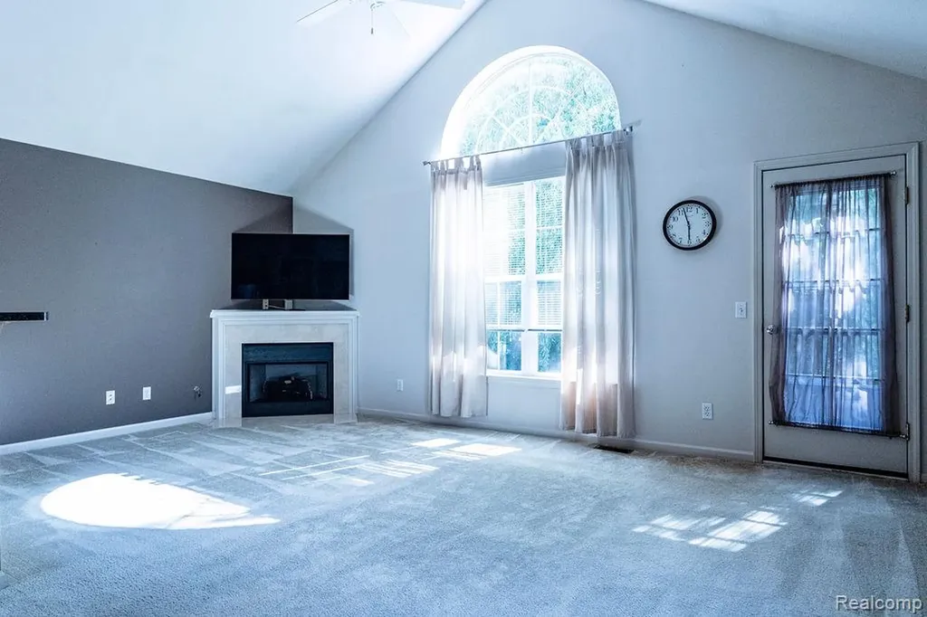 23044 Williamsburg Circle Woodhaven City MI 48183
