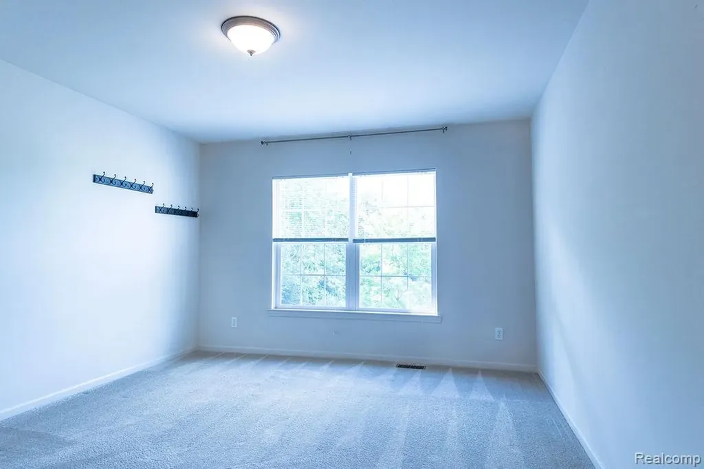 23044 Williamsburg Circle Woodhaven City MI 48183