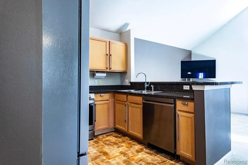 23044 Williamsburg Circle Woodhaven City MI 48183