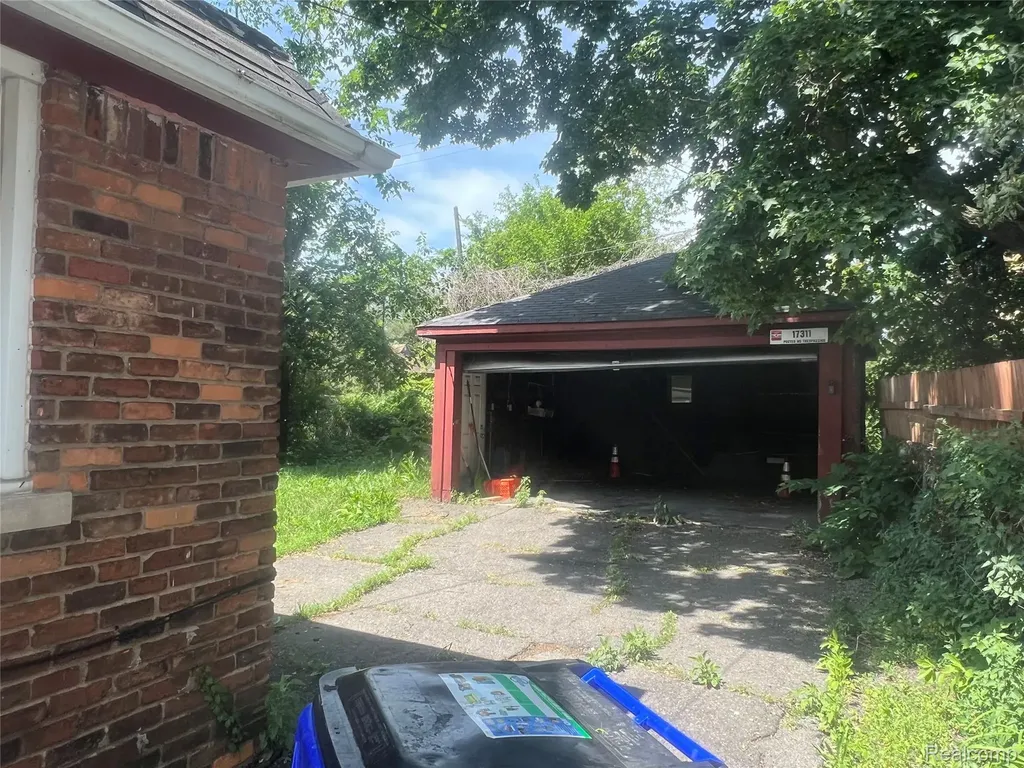 17311 Santa Rosa Drive Detroit City MI 48221