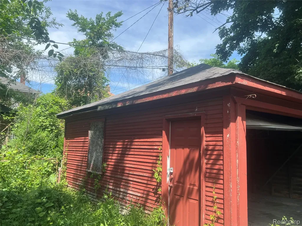 17311 Santa Rosa Drive Detroit City MI 48221