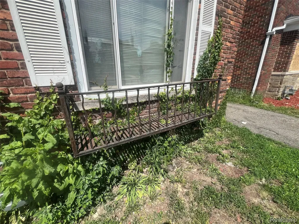 17311 Santa Rosa Drive Detroit City MI 48221