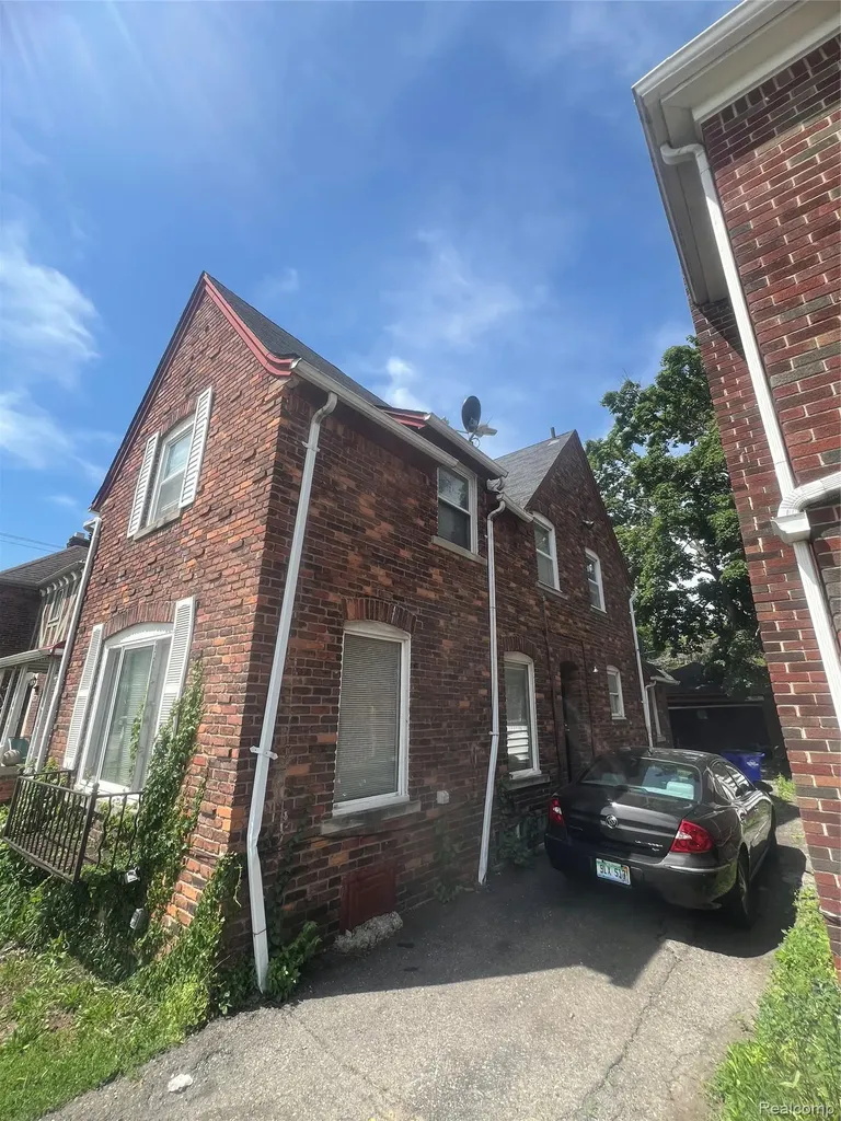 17311 Santa Rosa Drive Detroit City MI 48221