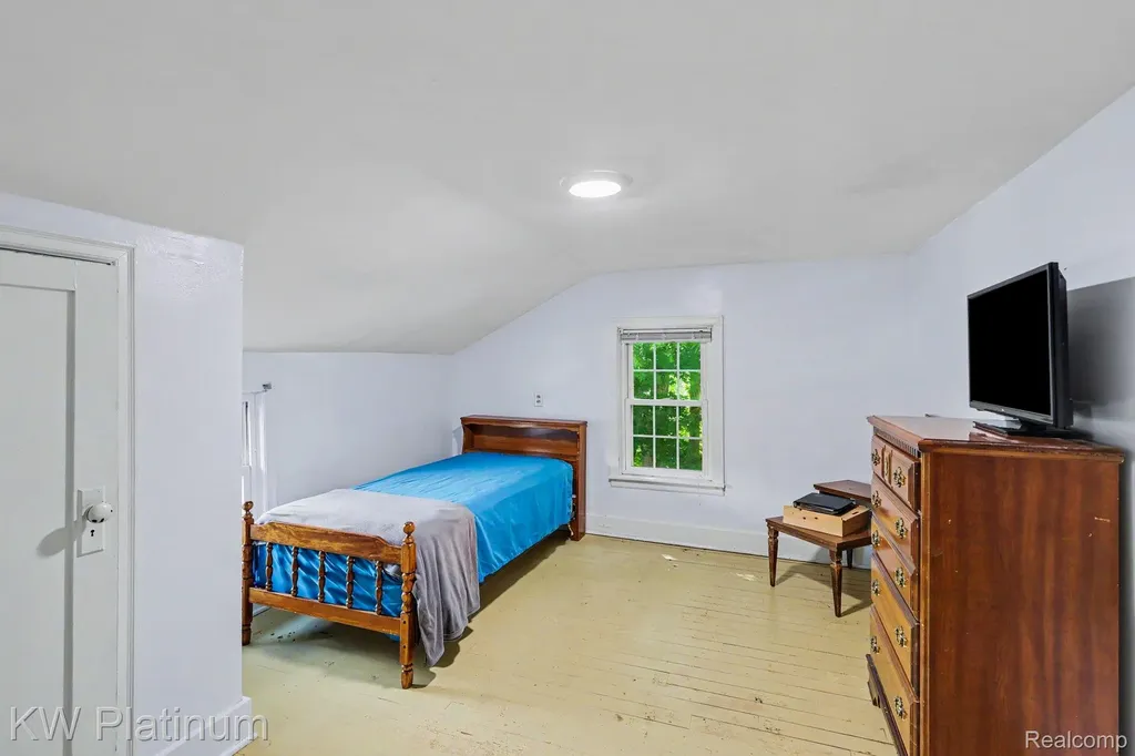 581 S Main Street Vermontville Village MI 49096