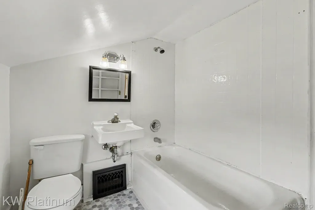 581 S Main Street Vermontville Village MI 49096