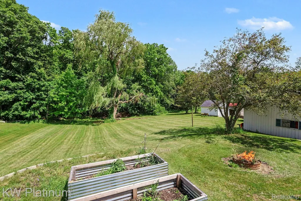 581 S Main Street Vermontville Village MI 49096
