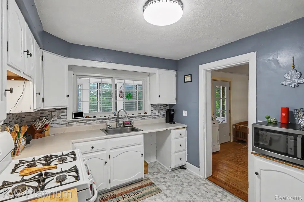 581 S Main Street Vermontville Village MI 49096