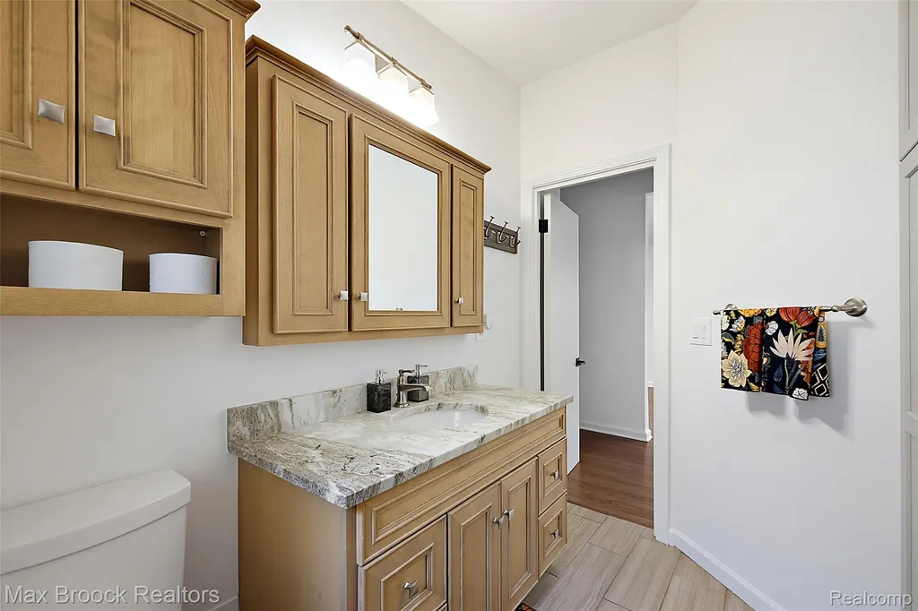 1411 W Farnum Avenue Royal Oak City MI 48067