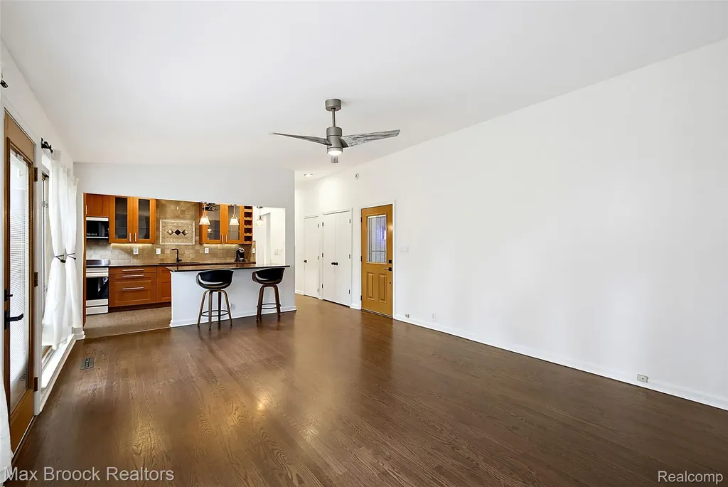 1411 W Farnum Avenue Royal Oak City MI 48067
