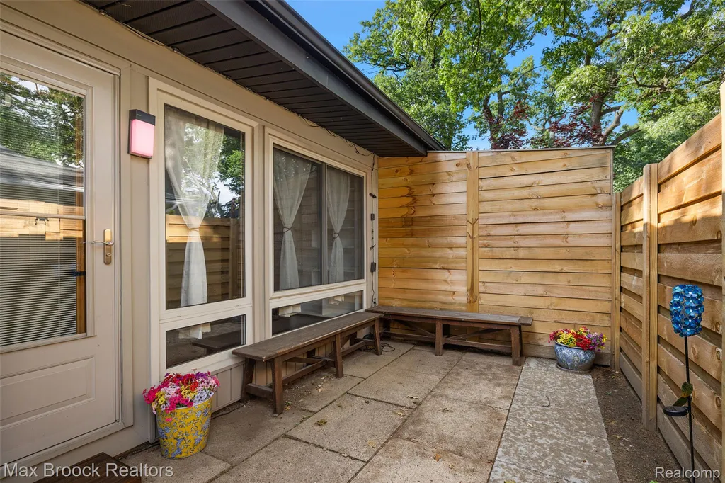 1411 W Farnum Avenue Royal Oak City MI 48067