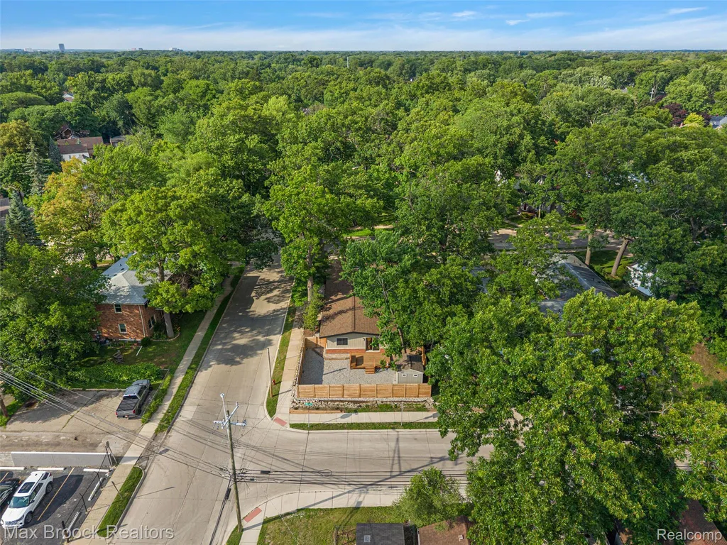 1411 W Farnum Avenue Royal Oak City MI 48067
