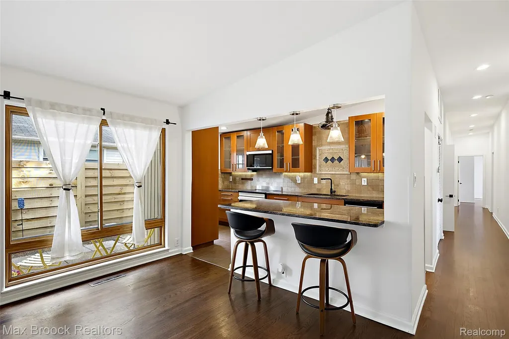 1411 W Farnum Avenue Royal Oak City MI 48067