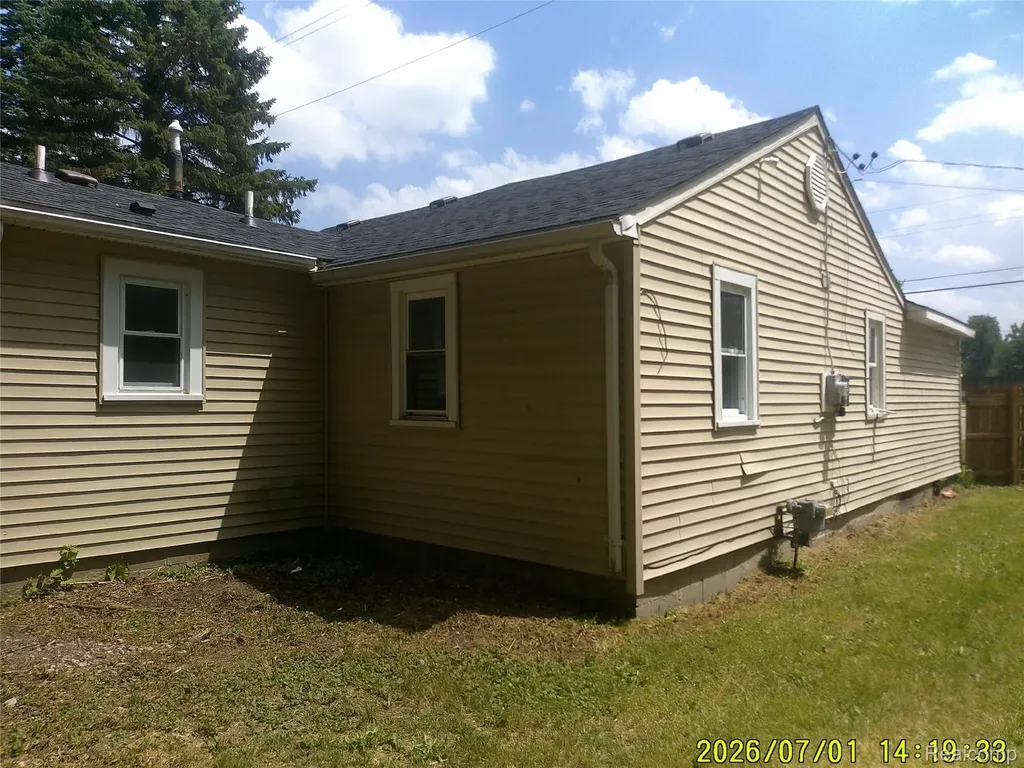 3490 Beveridge Road Flint Charter Township MI 48532