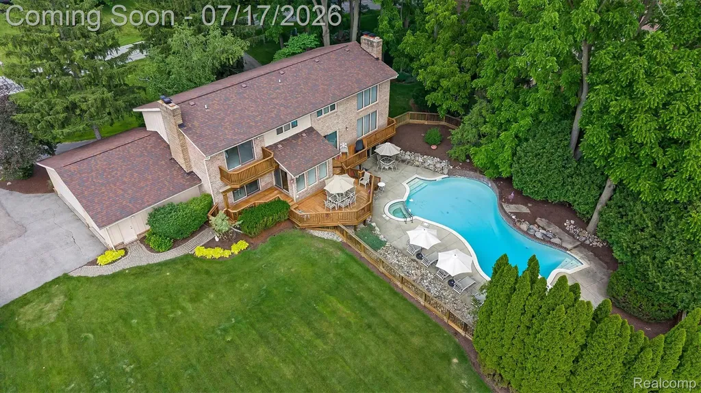5863 Seville Circle Orchard Lake Village City MI 48324