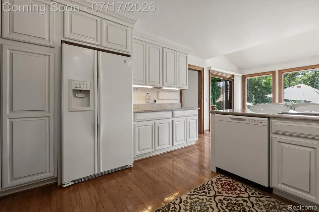 5863 Seville Circle Orchard Lake Village City MI 48324