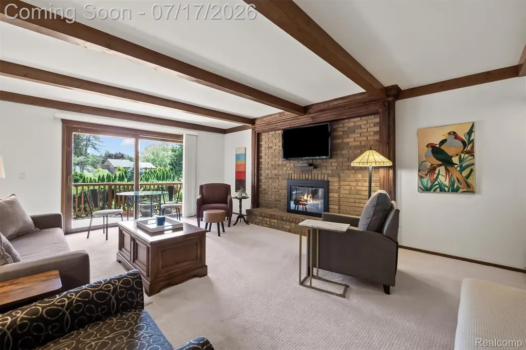 5863 Seville Circle Orchard Lake Village City MI 48324