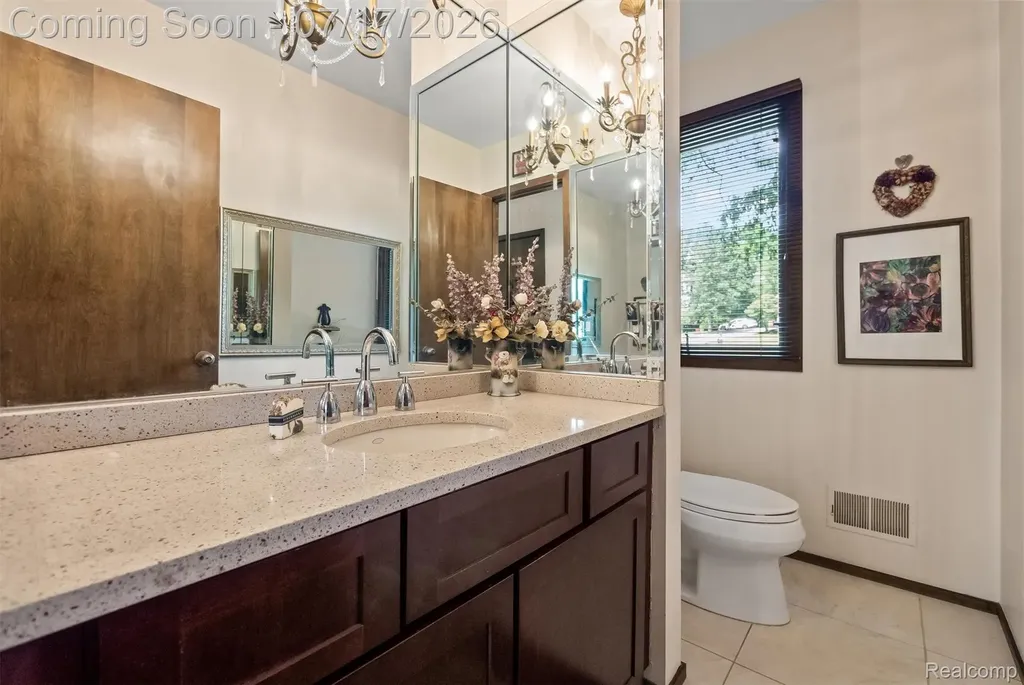5863 Seville Circle Orchard Lake Village City MI 48324