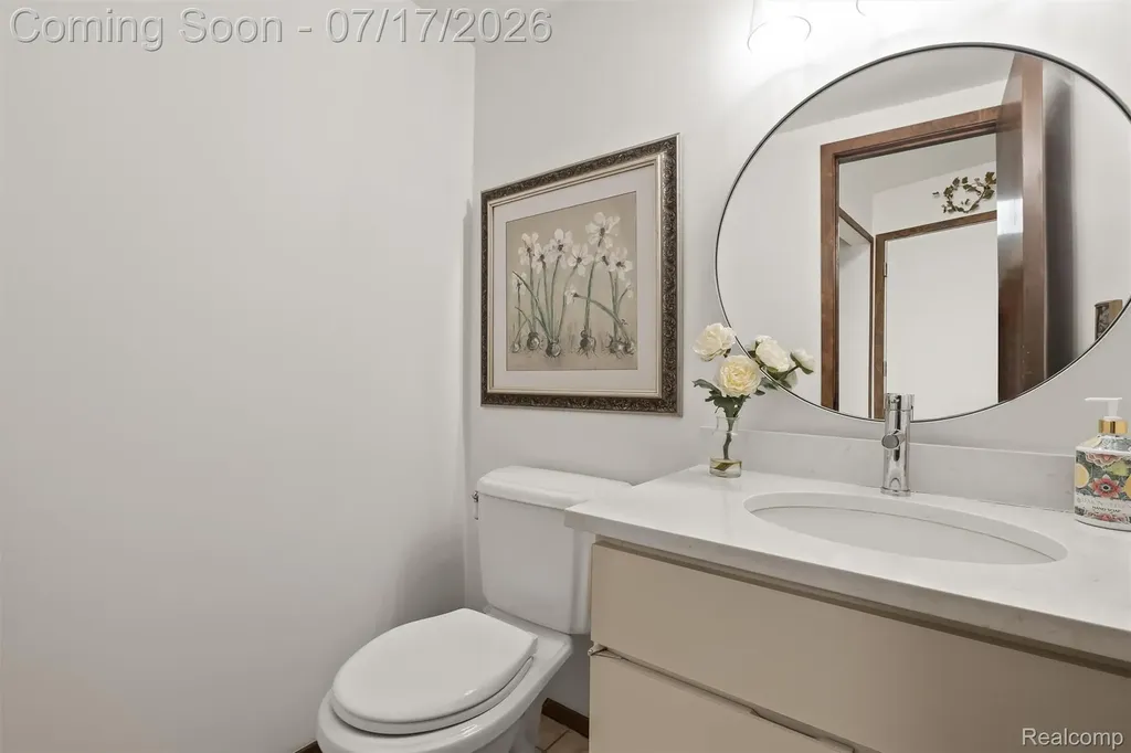 5863 Seville Circle Orchard Lake Village City MI 48324