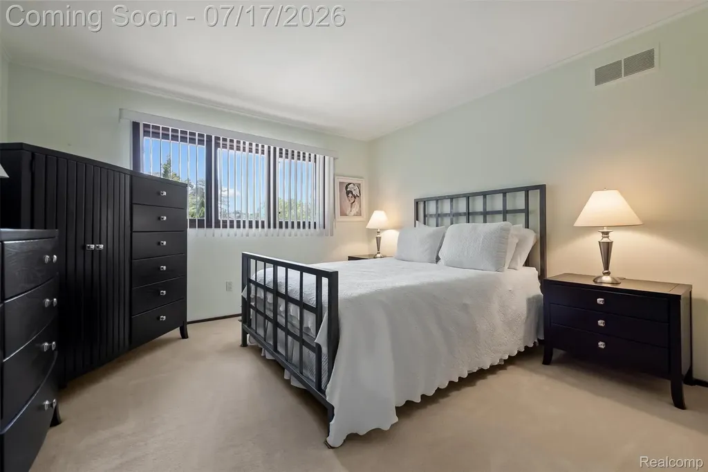 5863 Seville Circle Orchard Lake Village City MI 48324
