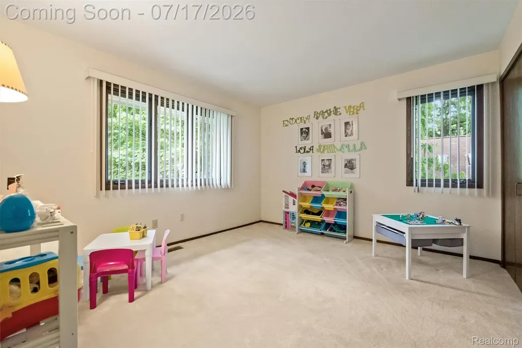 5863 Seville Circle Orchard Lake Village City MI 48324