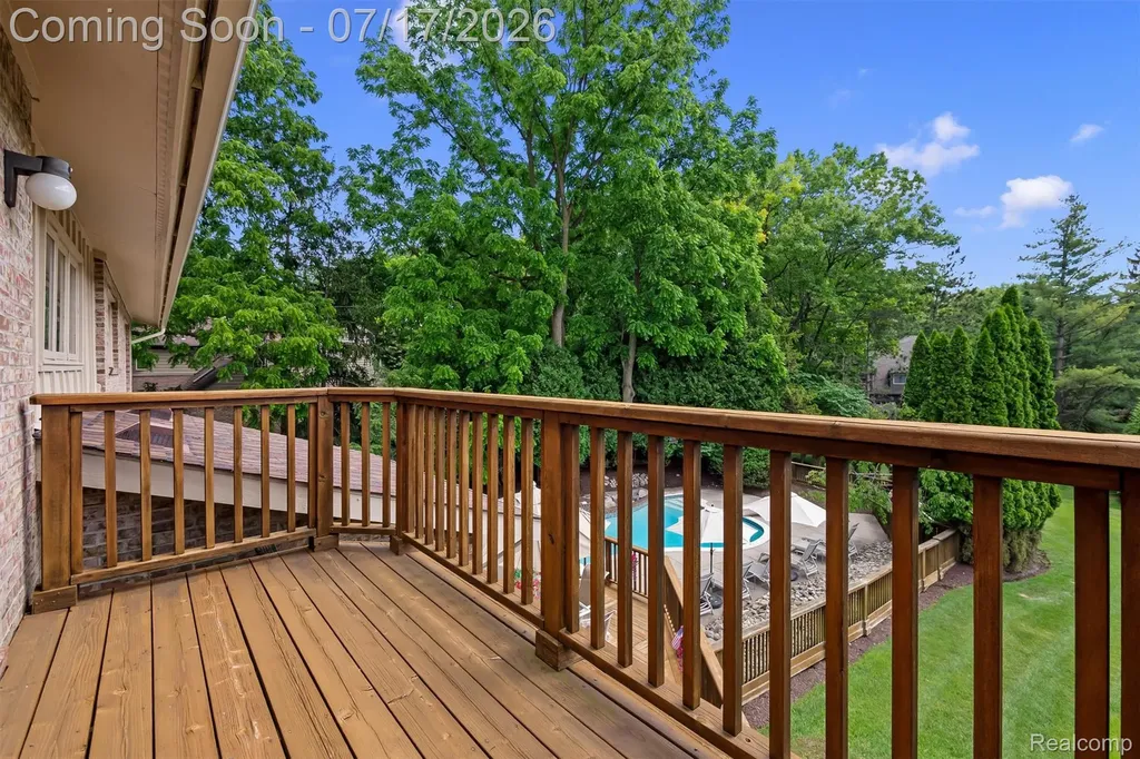 5863 Seville Circle Orchard Lake Village City MI 48324