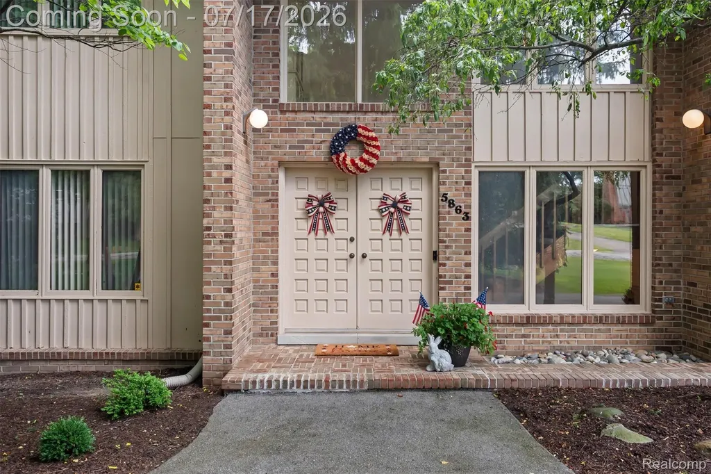 5863 Seville Circle Orchard Lake Village City MI 48324