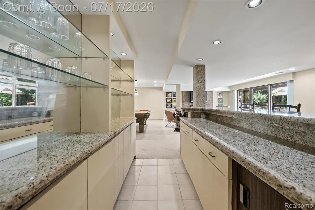 5863 Seville Circle Orchard Lake Village City MI 48324