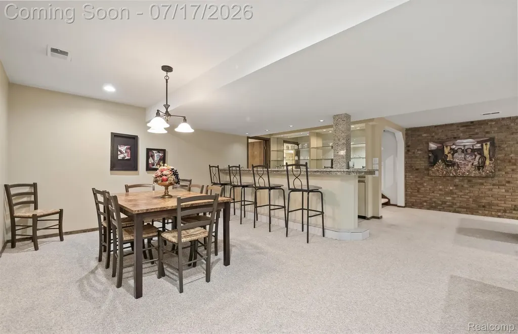 5863 Seville Circle Orchard Lake Village City MI 48324
