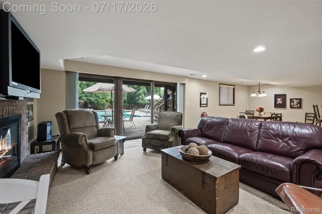 5863 Seville Circle Orchard Lake Village City MI 48324