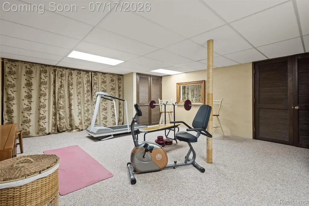 5863 Seville Circle Orchard Lake Village City MI 48324