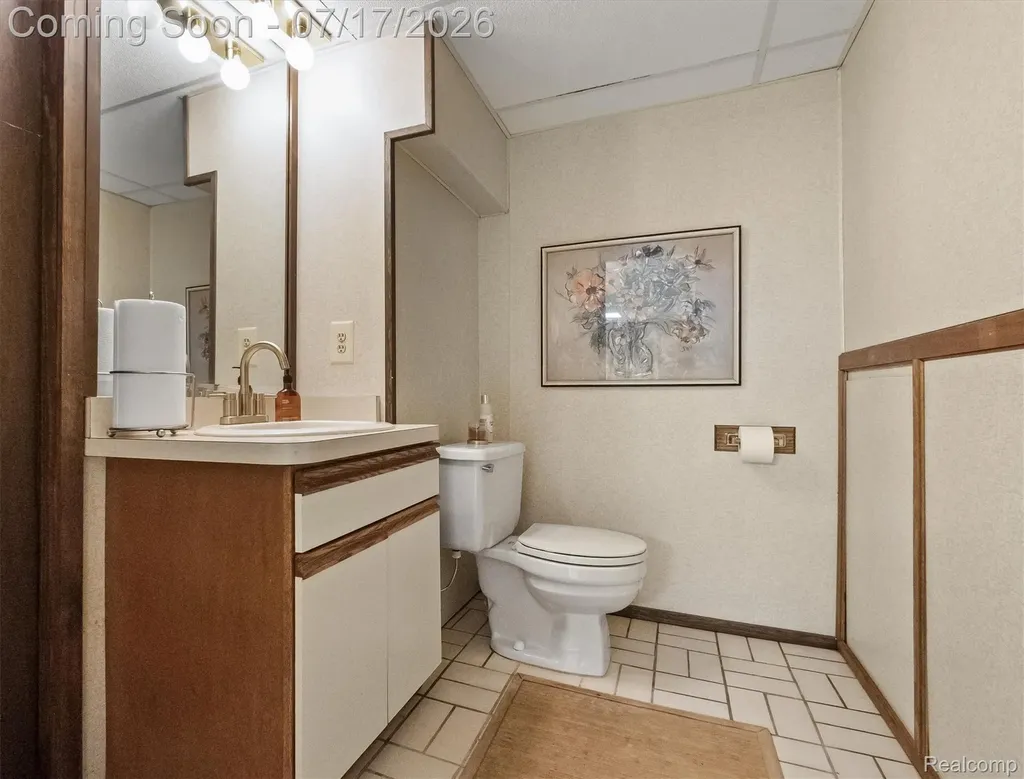 5863 Seville Circle Orchard Lake Village City MI 48324