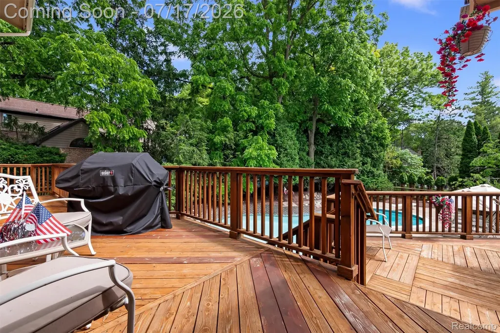 5863 Seville Circle Orchard Lake Village City MI 48324