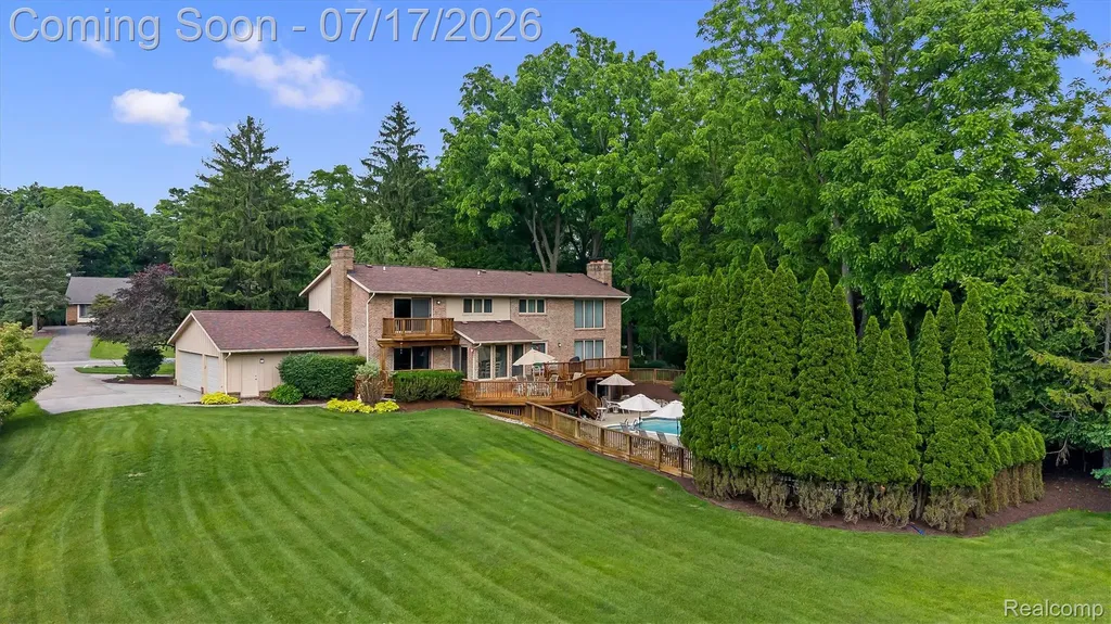 5863 Seville Circle Orchard Lake Village City MI 48324