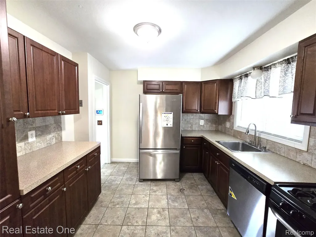 2601 Woodside Street Dearborn City MI 48124