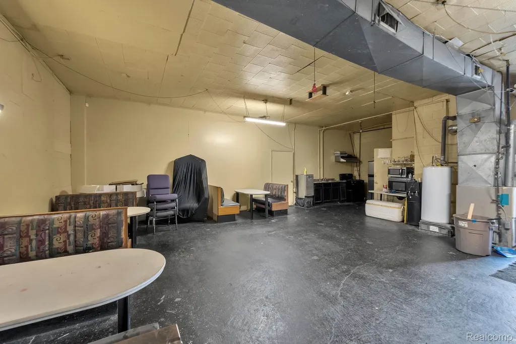 13200 Fenkell Street Detroit City MI 48227