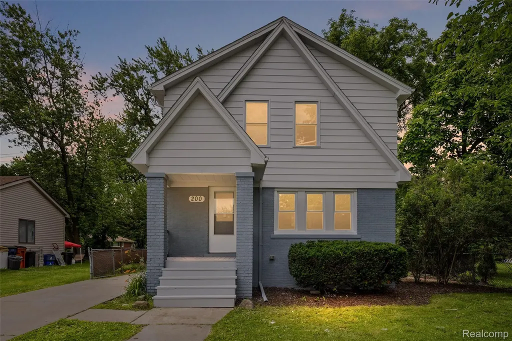 200 Alice Avenue Bloomfield Hills City MI 48302