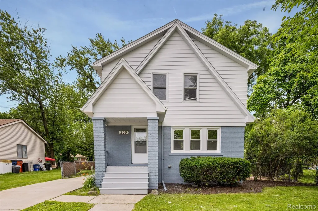 200 Alice Avenue Bloomfield Hills City MI 48302