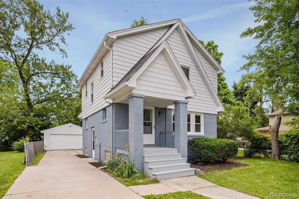 200 Alice Avenue Bloomfield Hills City MI 48302